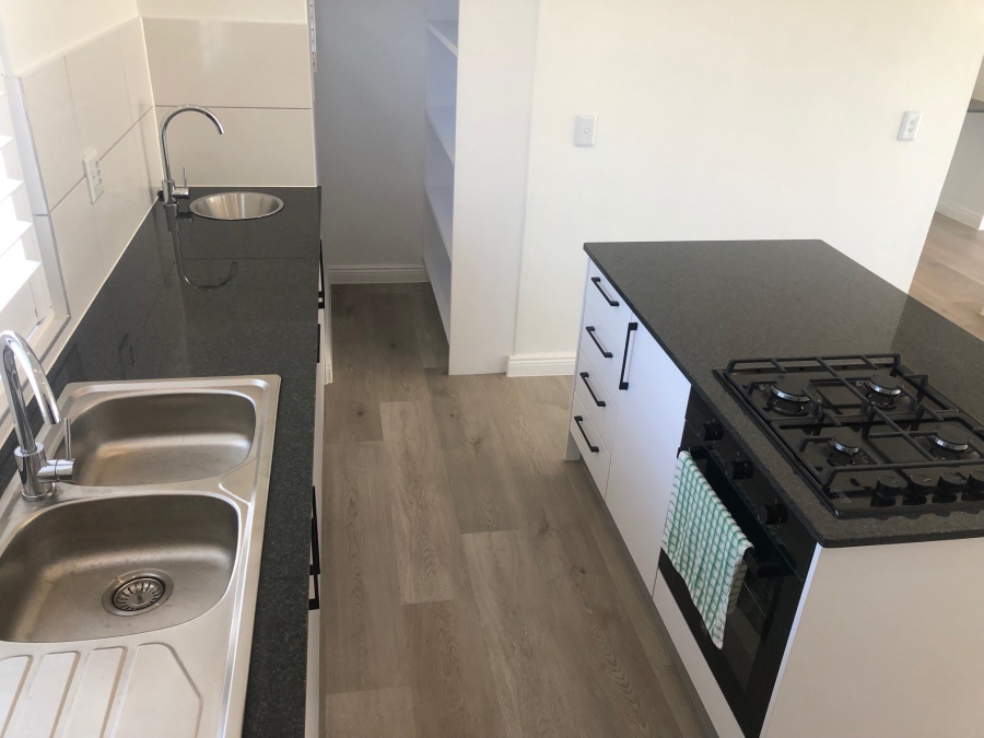 To Let 2 Bedroom Property for Rent in Middedorp Western Cape